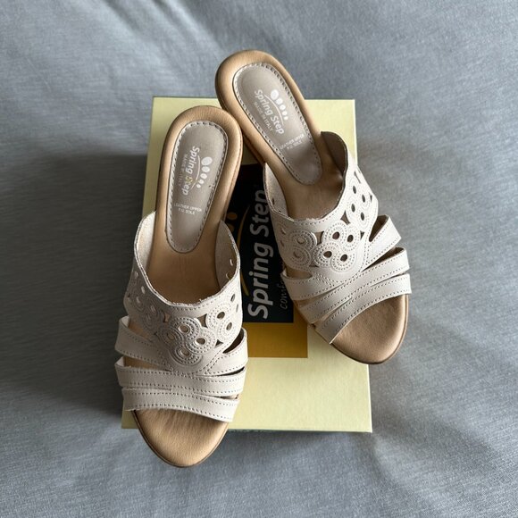 LIKE NEW Spring Step Melancholy Sandals in Biege - Picture 6 of 8